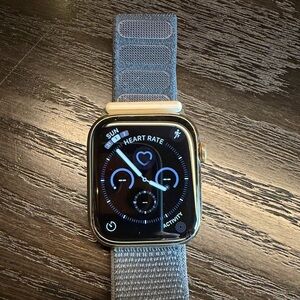 Apple Watch Series 7 (45mm) – Stainless Steel, GPS + Cellular